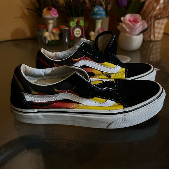 Vans - Picture 3 of 5